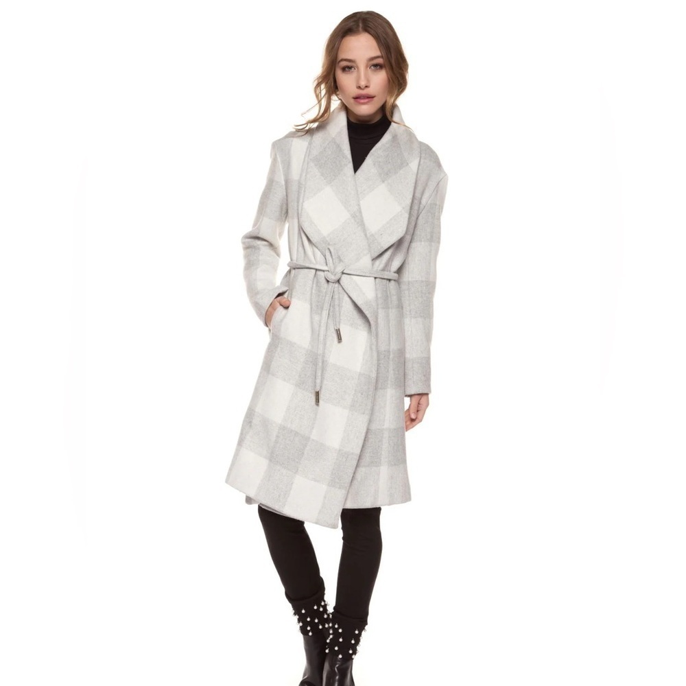 BNWT Dex, size M, Stylish Gray/ Ivory Tartan Plaid Wrap Coat. Belted, Wool blend